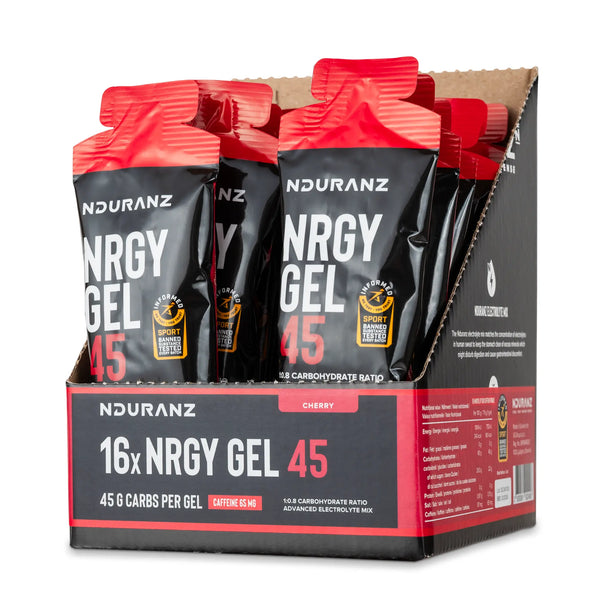 Nduranz Nrgy Gel 45 with Caffeine Box - 16 x 75 g Kirschgeschmack, offene Displaybox mit Gel-Päckchen mit roten Verschlusskappen und schwarz-rotem Design.